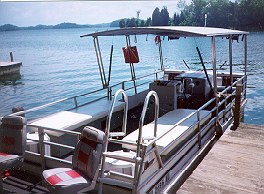 24 Foot Pontoon Boat - Boat Rentals